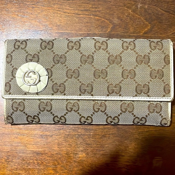 Authentic Gucci Monogram GG Trophy Continental Wallet - Picture 1 of 4